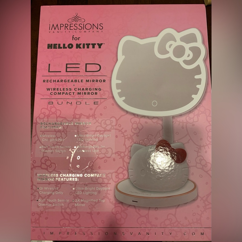 Hello Kitty LED rechargeable Makeup mirror + wireless compact bundle